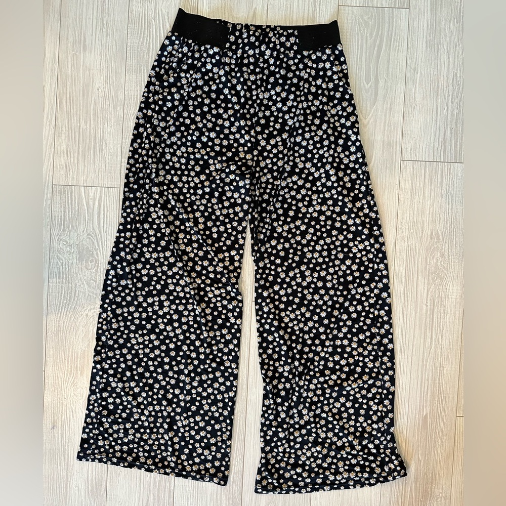 Wide leg daisy pants